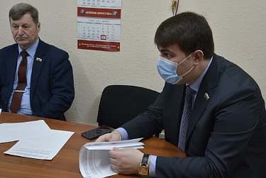 Депутаты не смогут быть членами Общественной палаты